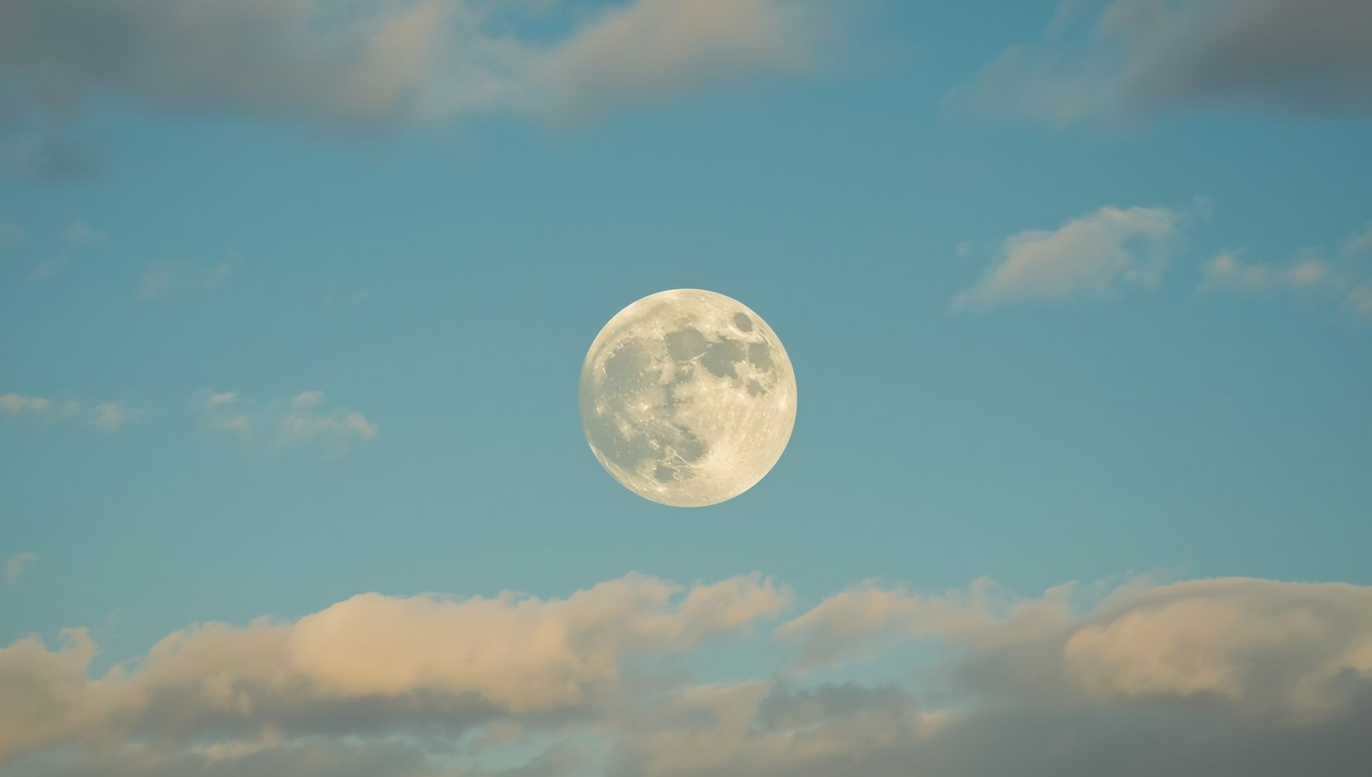 Moon seen during the day and how that happens